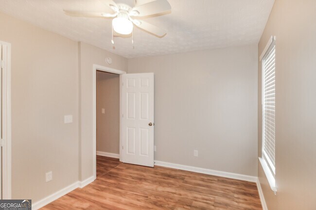 Building Photo - 80 Forest Brook Dr