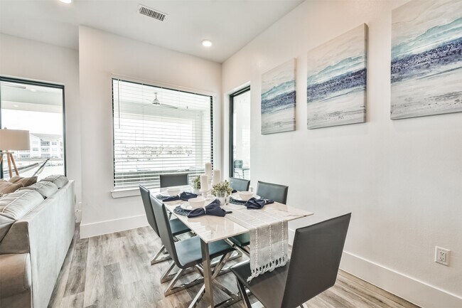 Building Photo - 15260 TX-105