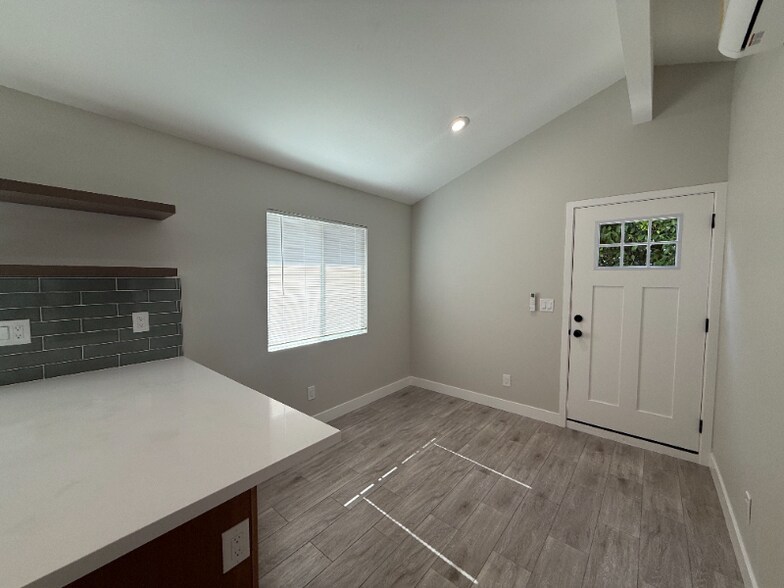 Building Photo - 11090 S Dallas Dr