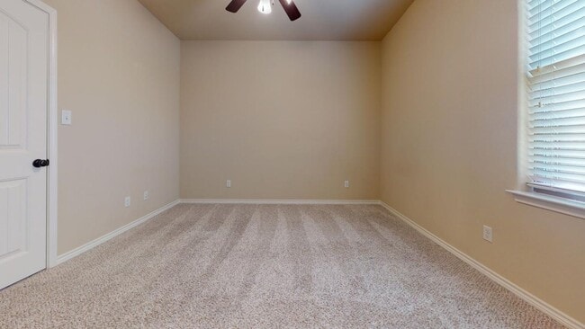 Building Photo - 140 Knox Dr