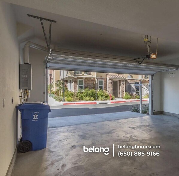 Building Photo - 39872 Sawyer Terrace