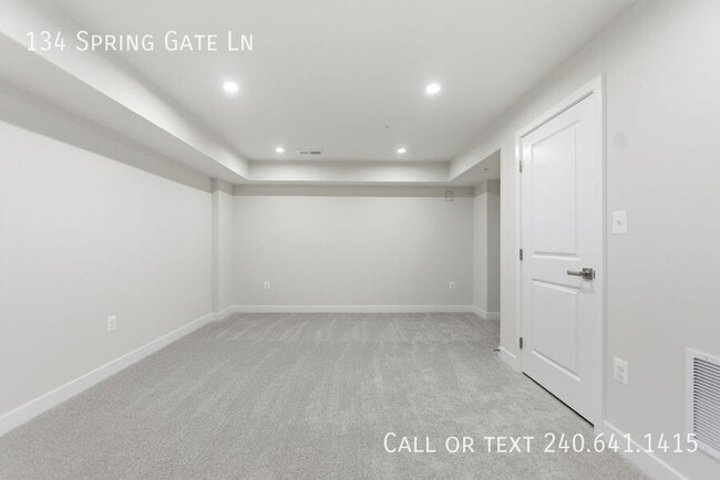 Building Photo - 134 Spring Gate Ln