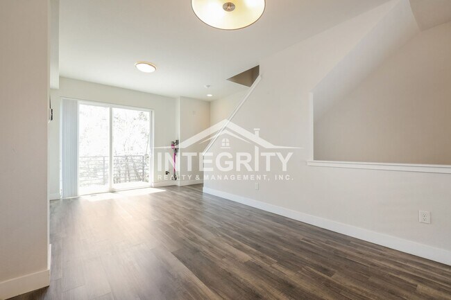 Building Photo - 5557 W 10th Ave