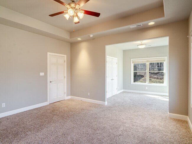 Building Photo - 13 Bobwith Ln