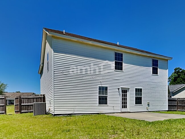 Building Photo - 14 Willow Lakes Dr