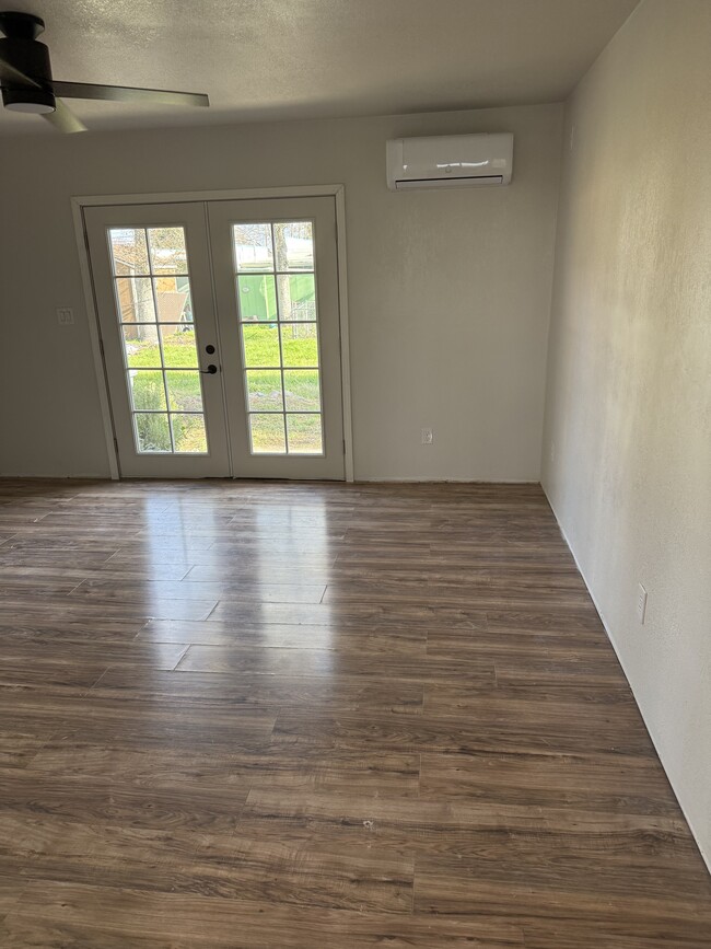 Building Photo - Humphrey St