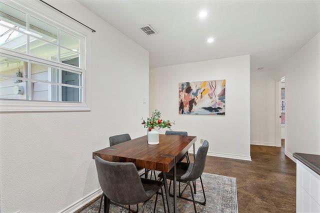 Building Photo - 5833 Victor St