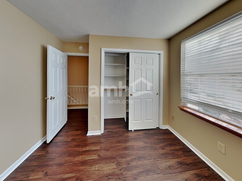 Building Photo - 6739 Dorchester Dr