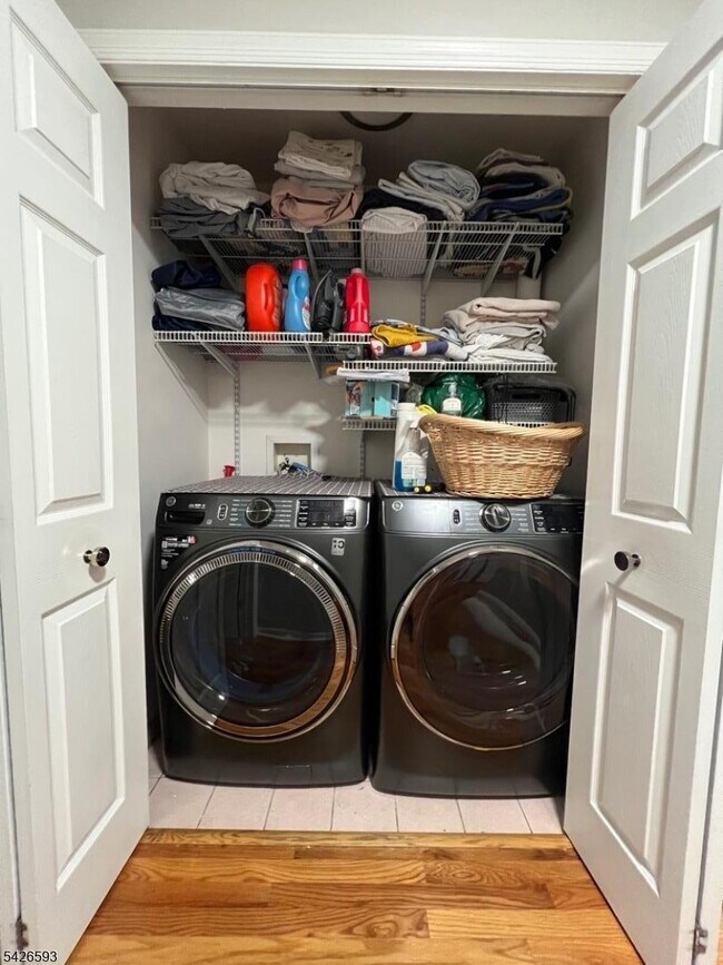 Building Photo - 100 Glenridge Ave