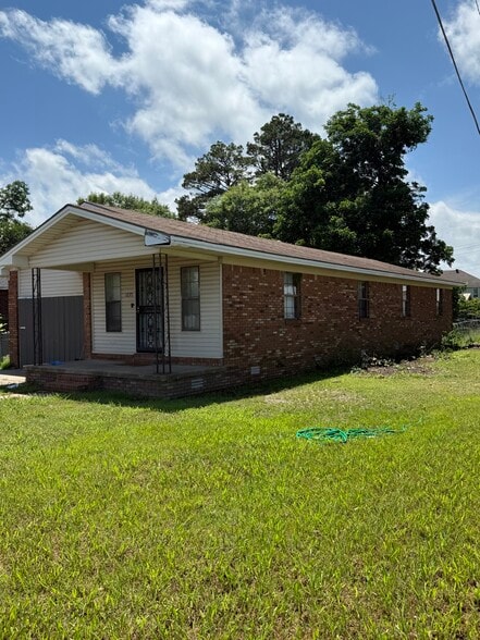 Primary Photo - 1235 Harrell