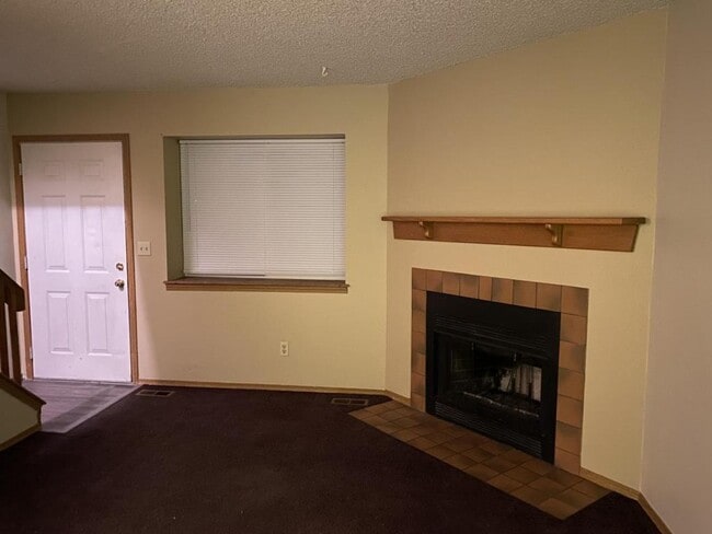 Building Photo - 1335 Soaring Eagle Dr