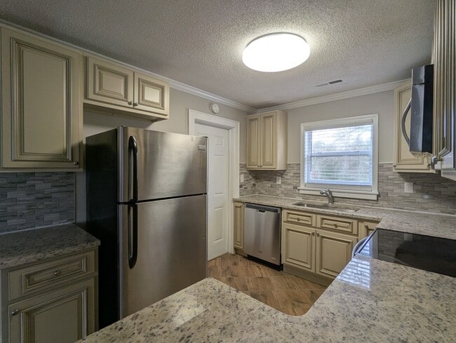 Building Photo - 508 Mahaley Ave