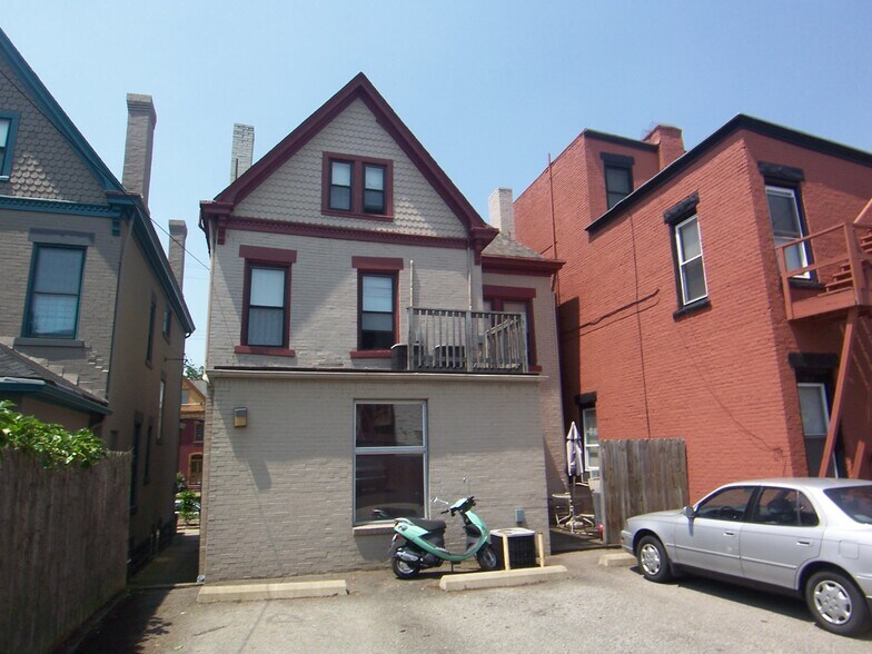 Building Photo - 705 S Aiken Ave
