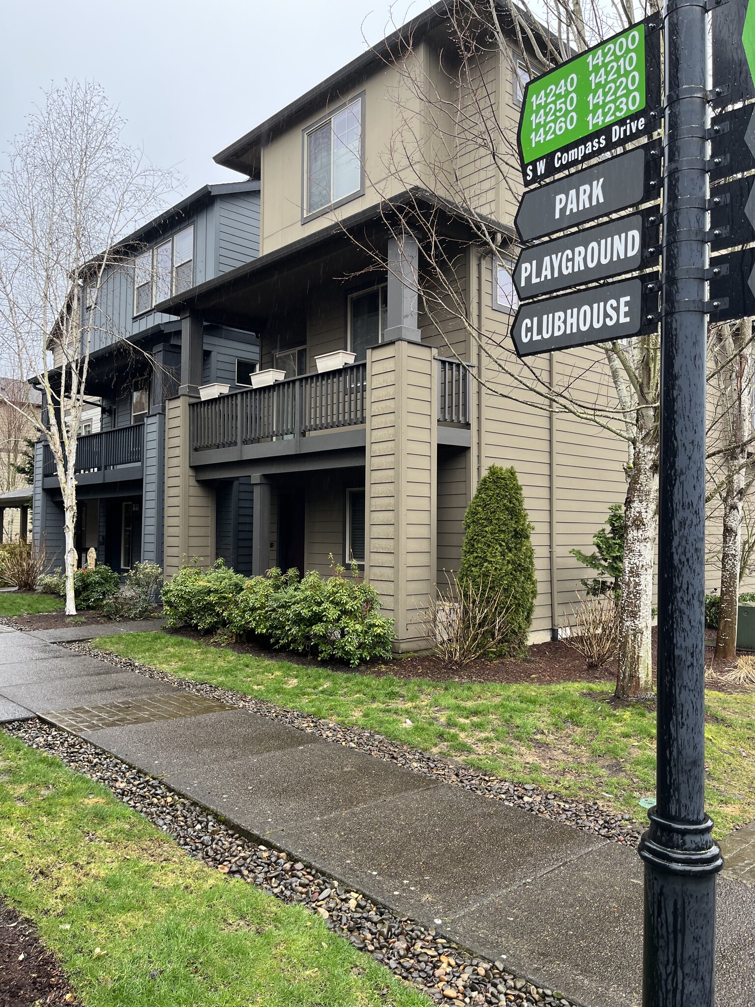 Front entry - 14260 SW Compass Dr