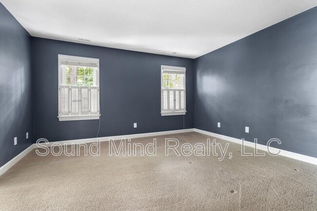 Building Photo - 112 Lomond Ln