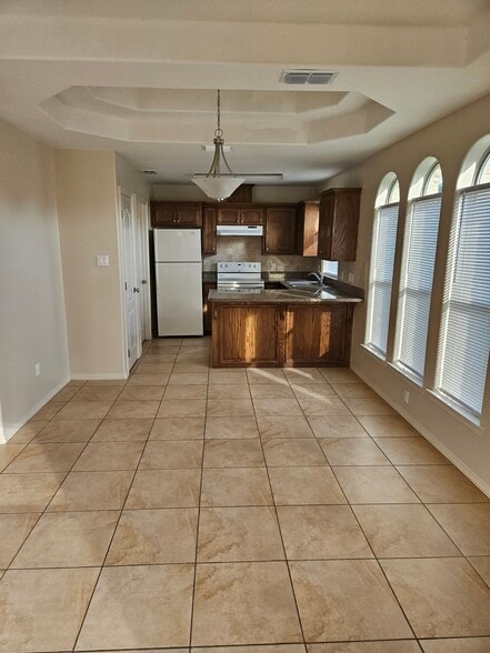 Building Photo - 1905 Horsetail Falls