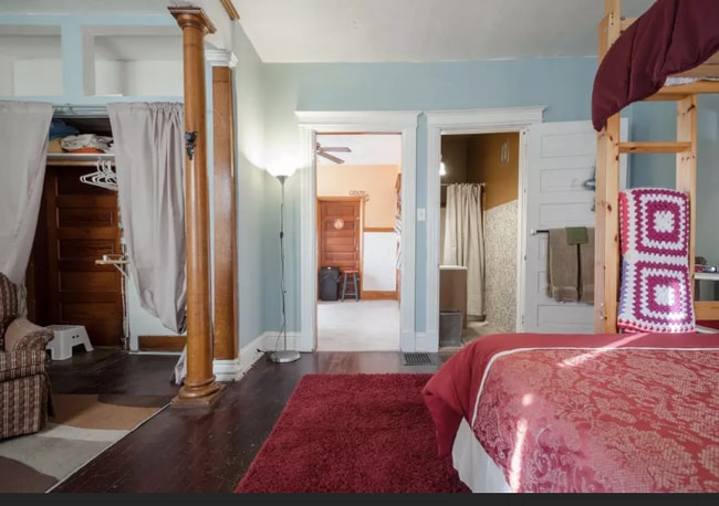 Building Photo - 2451 Maplewood Ave