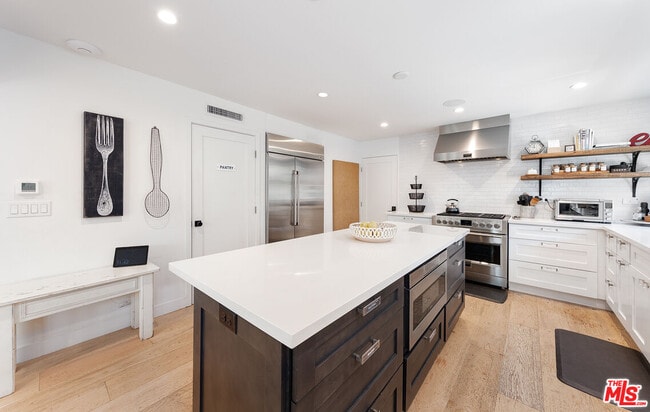 Building Photo - 5317 Pacific Ave