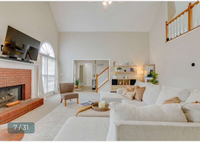 Building Photo - Fully furnished or unfurnished 4-bedroom ranch in Lawrenceville