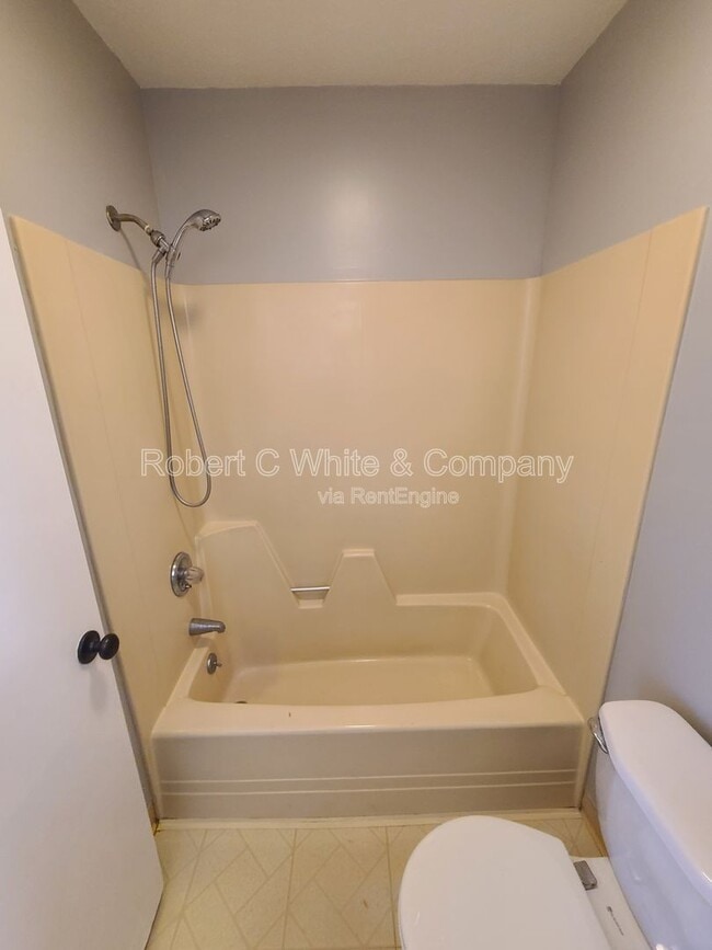 Building Photo - 279 Redstone Hl Rd