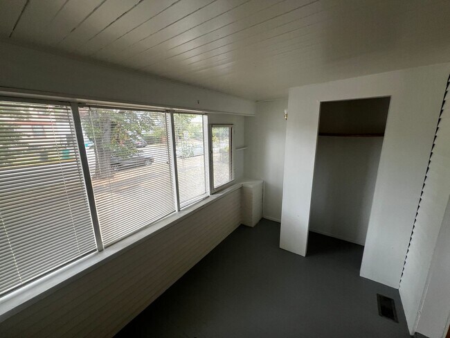 Building Photo - Spacious 4-Bedroom Home in an Excellent Location Near Parks, Shopping & the Fairgrounds