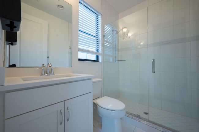 Building Photo - 13026 Artisan Cir