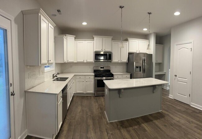 Building Photo - 3763 Glencourse Wy