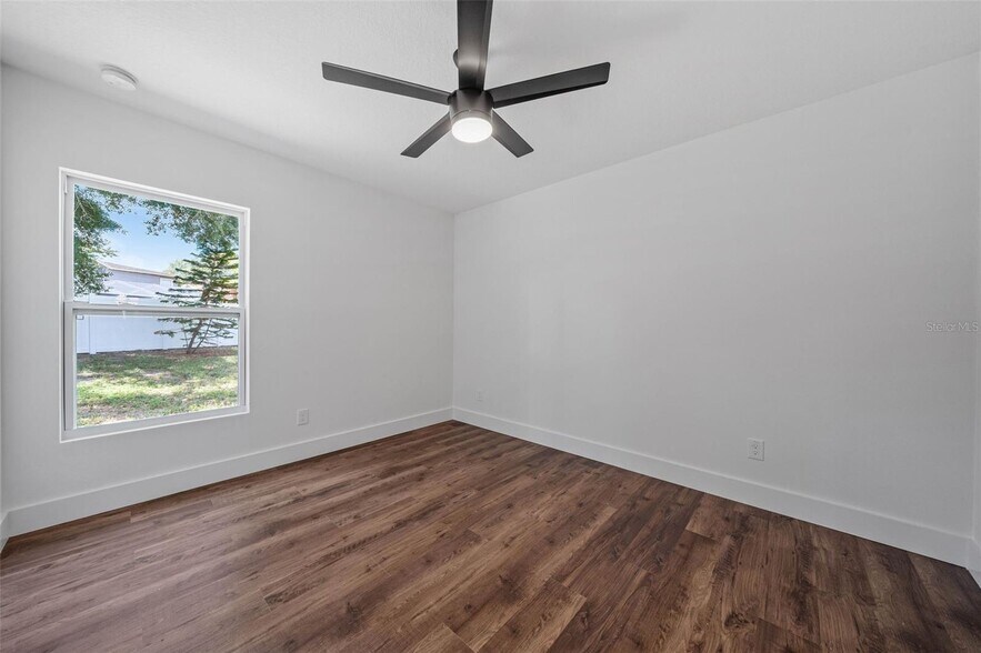 Building Photo - 12335 Yellow Rose Cir