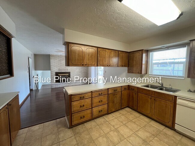 Building Photo - 1570 12th St