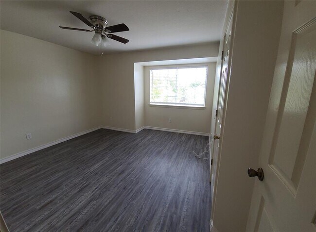 Building Photo - 806 Sagewood Trail
