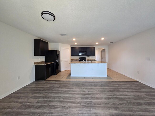 Building Photo - 4  bedroom 2 bath Home for Rent  in the He...