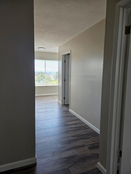 Building Photo - 25684 Spring Dr