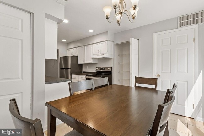 Building Photo - 13212 Meander Cove Dr