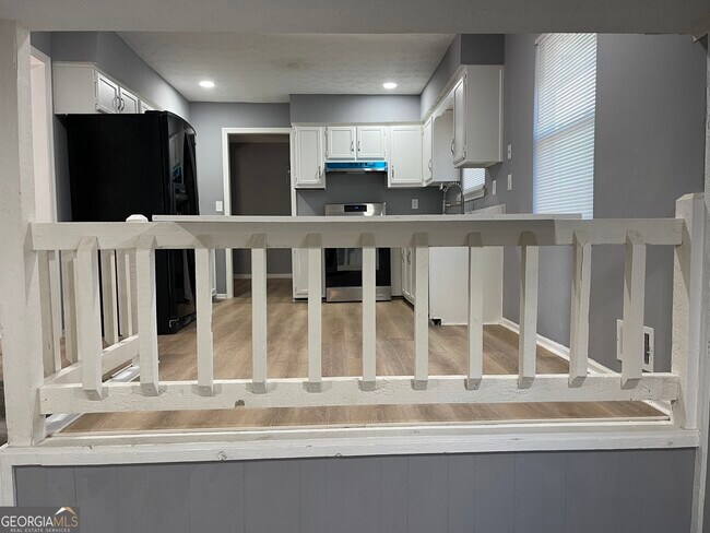 Building Photo - 235 Deerfield Dr