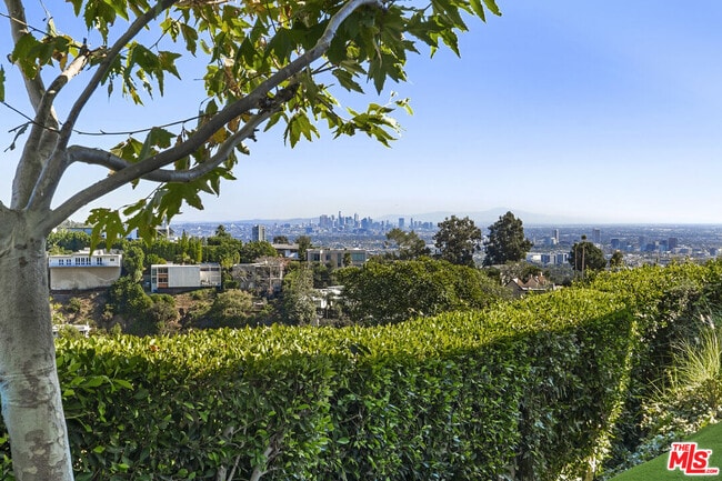 Building Photo - 9881 Beverly Grove Dr