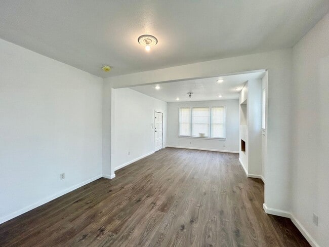 Building Photo - 3BED/2BATH Home for lease! Available NOW!