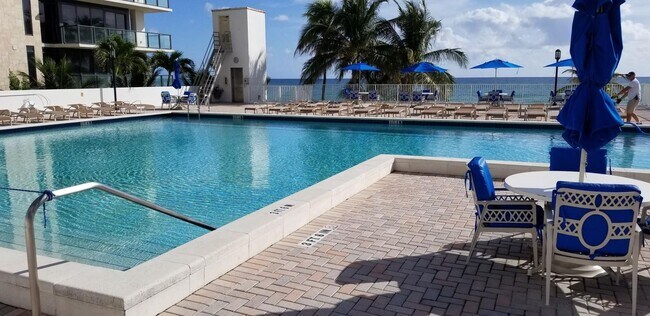 Building Photo - 2101 S Ocean Dr