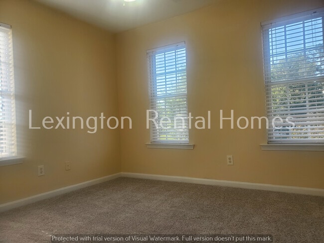 Building Photo - 213 Riglaw Cir
