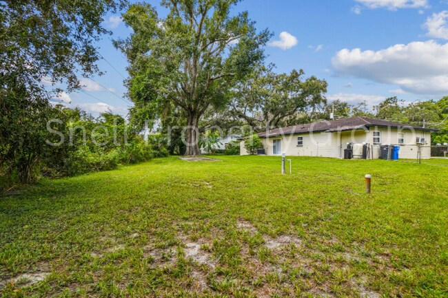 Building Photo - 16901 Melba Ln