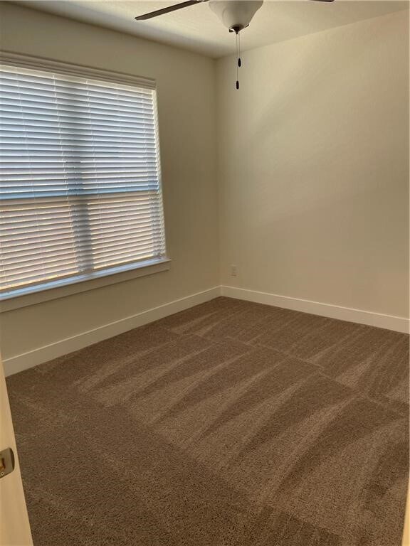 Building Photo - 624 Parkline Dr