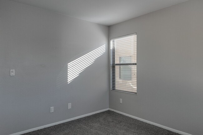 Building Photo - 9222 Cazador St