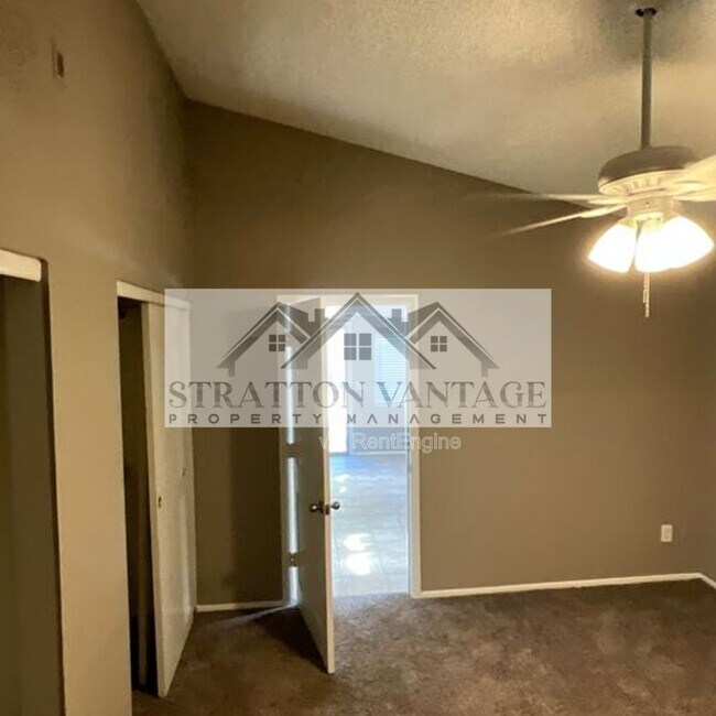 Building Photo - 3893 W Denver St