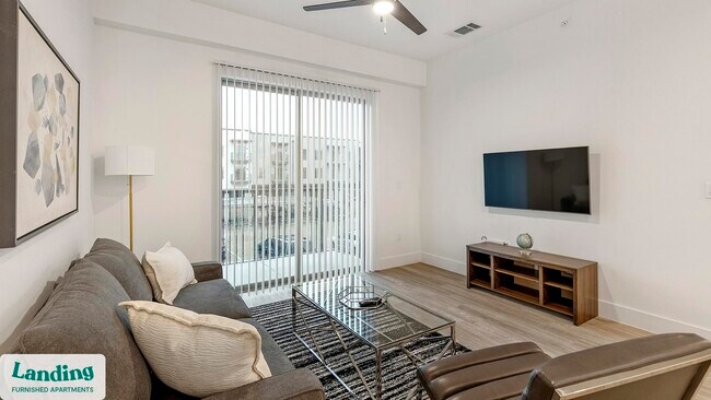 Building Photo - 650 E Sycamore St