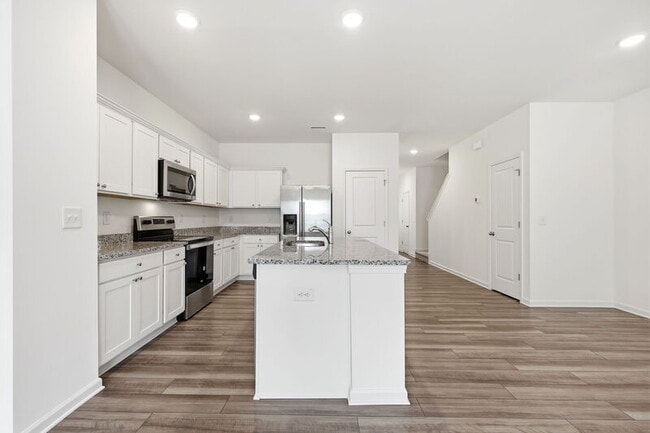 Building Photo - 307 Spaight Acrs Wy