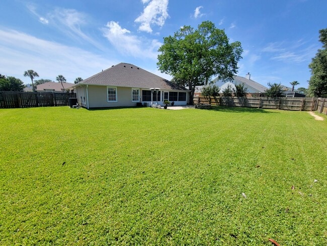Building Photo - 3808 Saber Tooth Cir