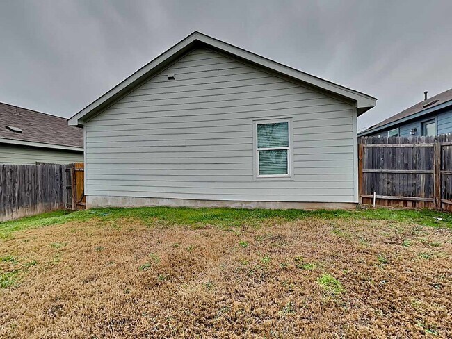 Building Photo - 7315 Avila Vis