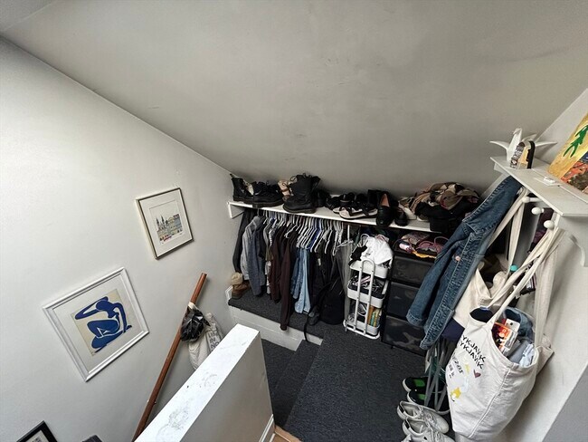 Building Photo - 2 Melrose St