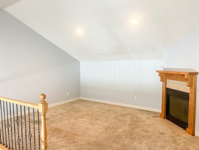 Building Photo - 1045 N 130 W