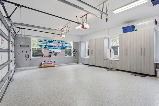 Building Photo - 375 SW 16th St