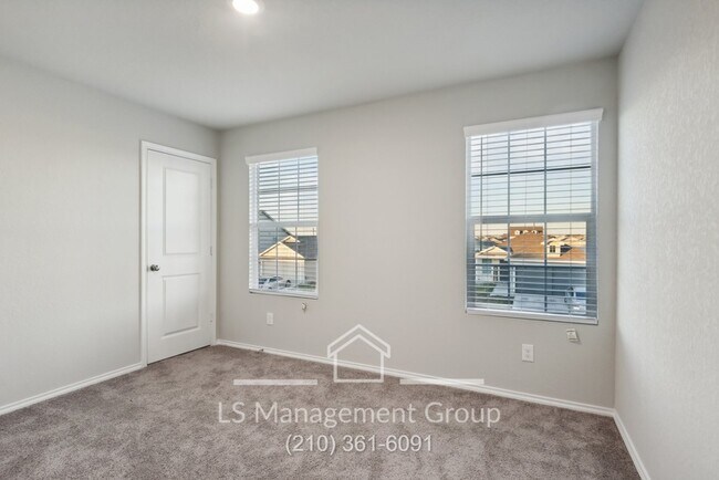 Building Photo - 10546 Varmus Dr